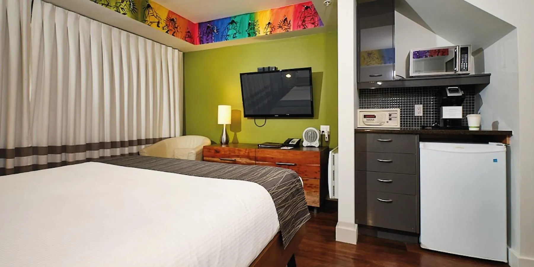 Отель Skwachays Lodge Ванкувер